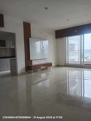 Room in 3.5 BHK Apartment at Rishita Mulberry Heights, Sushant Golf City – for Rent