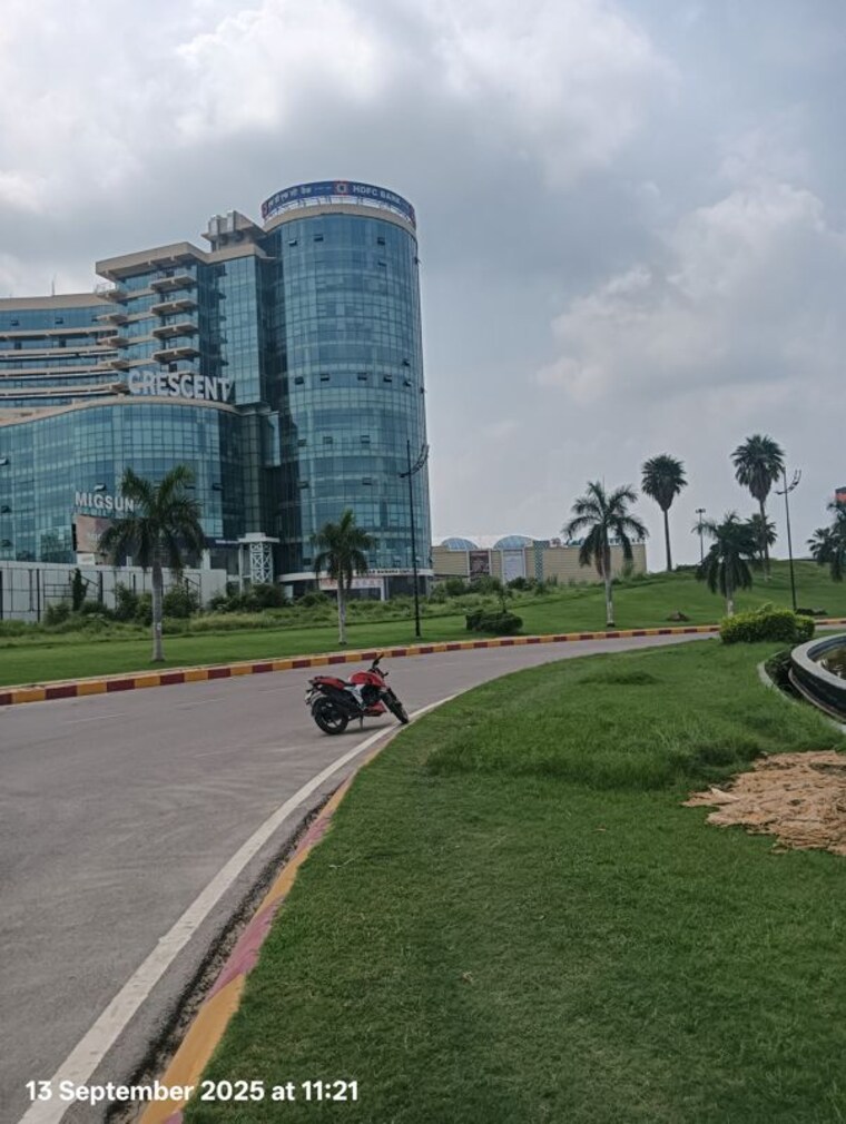 Exterior View, mahesh-crescent-mall-and-heights Commercial Office Space 2350 Sq.Ft. In Amar Shaheed Path Lucknow 10462027