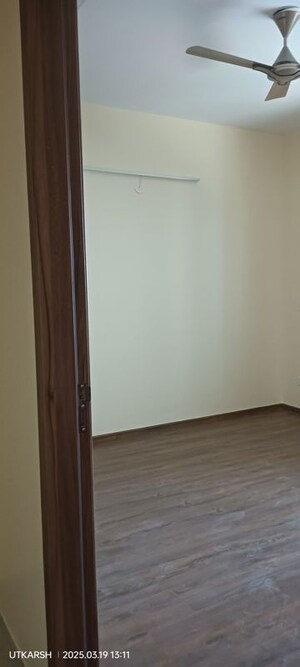 Room in 4 BHK Apartment at Rishita Serenity, Sushant Golf City – for Rent