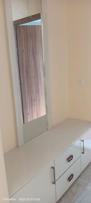 Room in 4 BHK Apartment at Rishita Serenity, Sushant Golf City – for Rent