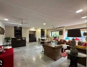 Living Room in 5 BHK Villa at Juhu – for Rent