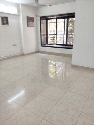 Room in 3 BHK Apartment at Venus CHS Andheri, Andheri West – for Sale