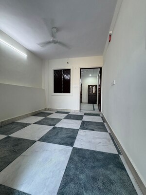Room in 1 BHK Apartment at Chattarpur – for Rent