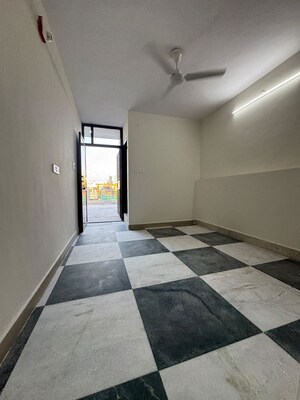 Room in 1 BHK Apartment at Chattarpur – for Rent