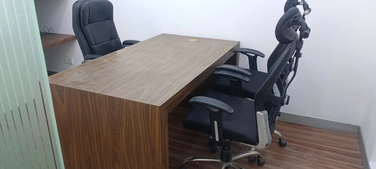 Team Area, spaze-itech-park Commercial Office Space 2600 Sq.Ft. In Sector 49 Gurgaon 10462057