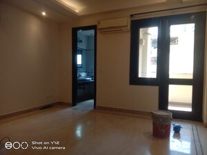 Room in 3 BHK Builder Floor at Greater Kailash I – for Rent