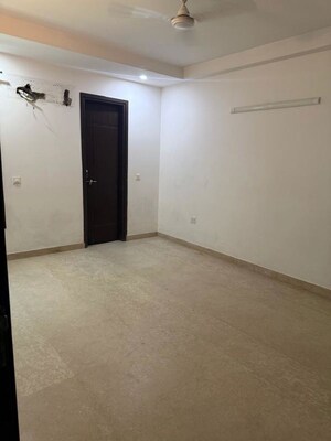 Room in 3 BHK Builder Floor at Saket – for Rent