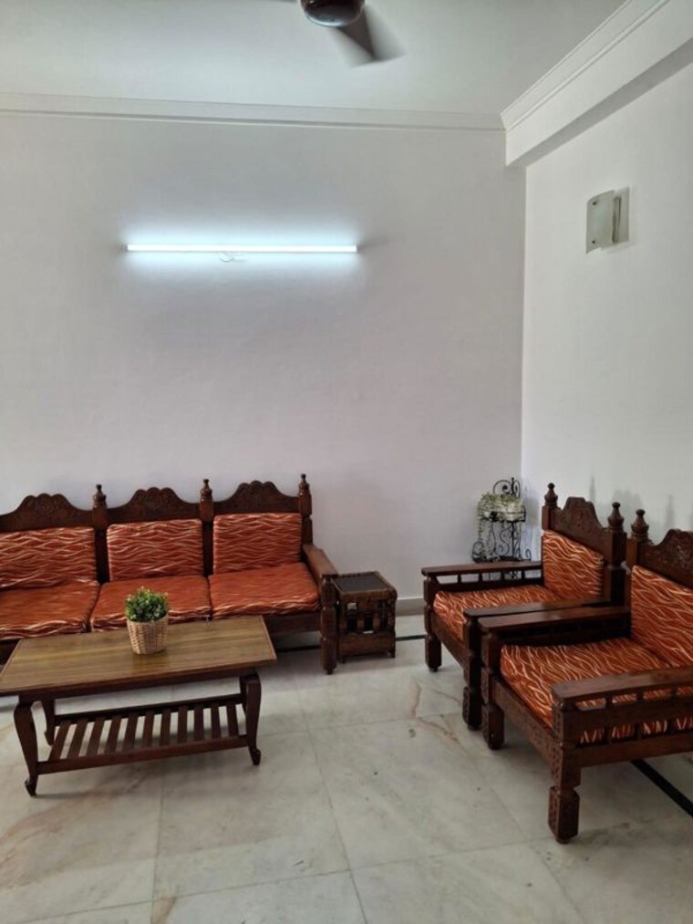 Living Room, sector 56 2 Bedroom 3150 Sq.Ft. Builder Floor In Sector 56 Gurgaon 10462102
