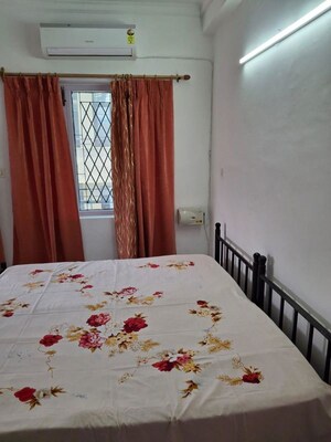 Bedroom in 2 BHK Builder Floor at Sector 56 – for Rent