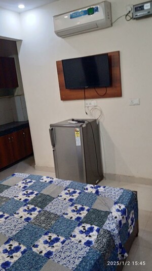 Bedroom in 1 RK Builder Floor at Minarch Tower, Sector 44 – for Rent
