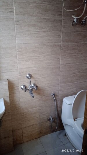 Bathroom in 1 RK Builder Floor at Minarch Tower, Sector 44 – for Rent