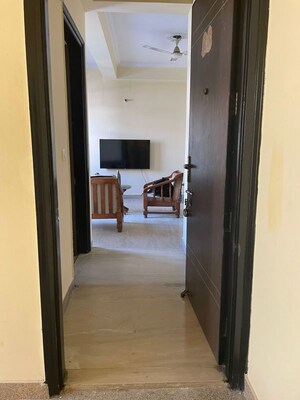 Room in 2 BHK Builder Floor at Sector 10a – for Rent
