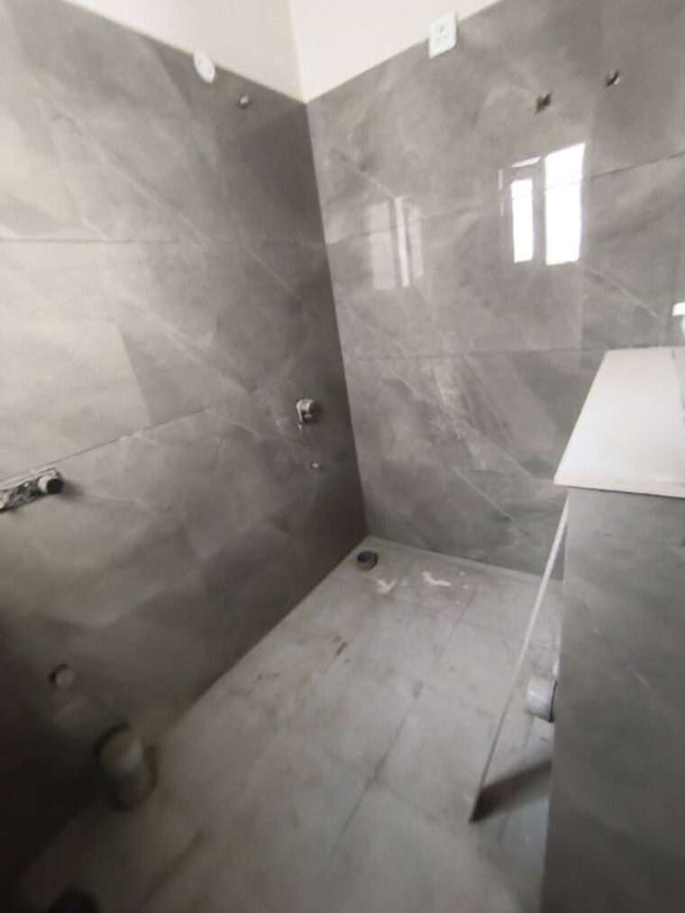 Bathroom, vision-homes-ghazipur 4 Bedroom 111 Sq.Yd. Villa In Ghazipur Zirakpur 10462135