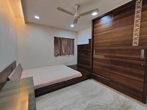 Master Bedroom in 4 BHK Penthouse at Lokhandwala Complex – for Rent