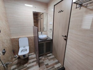 Bathroom in 4 BHK Penthouse at Lokhandwala Complex – for Rent