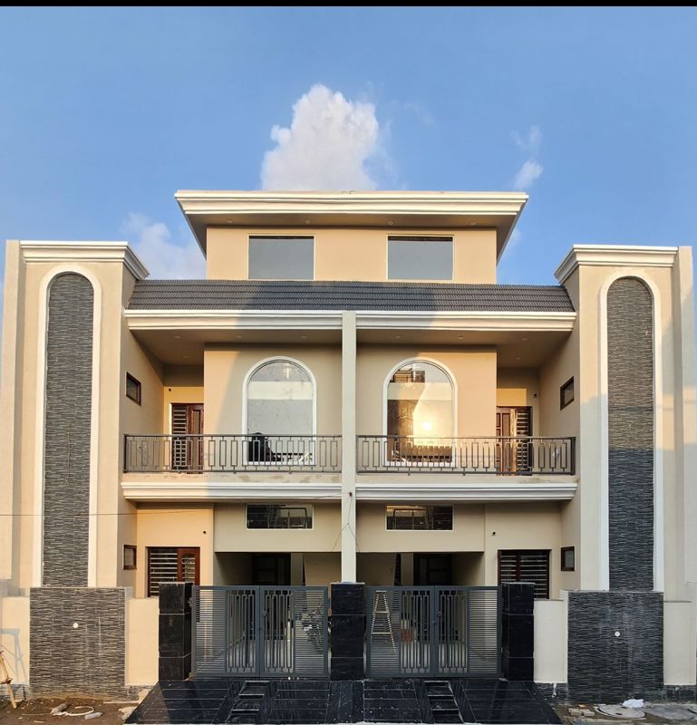 4 BHK 123 Sq.Yd. Villa in Alaknanda Maxxus Eden Estate