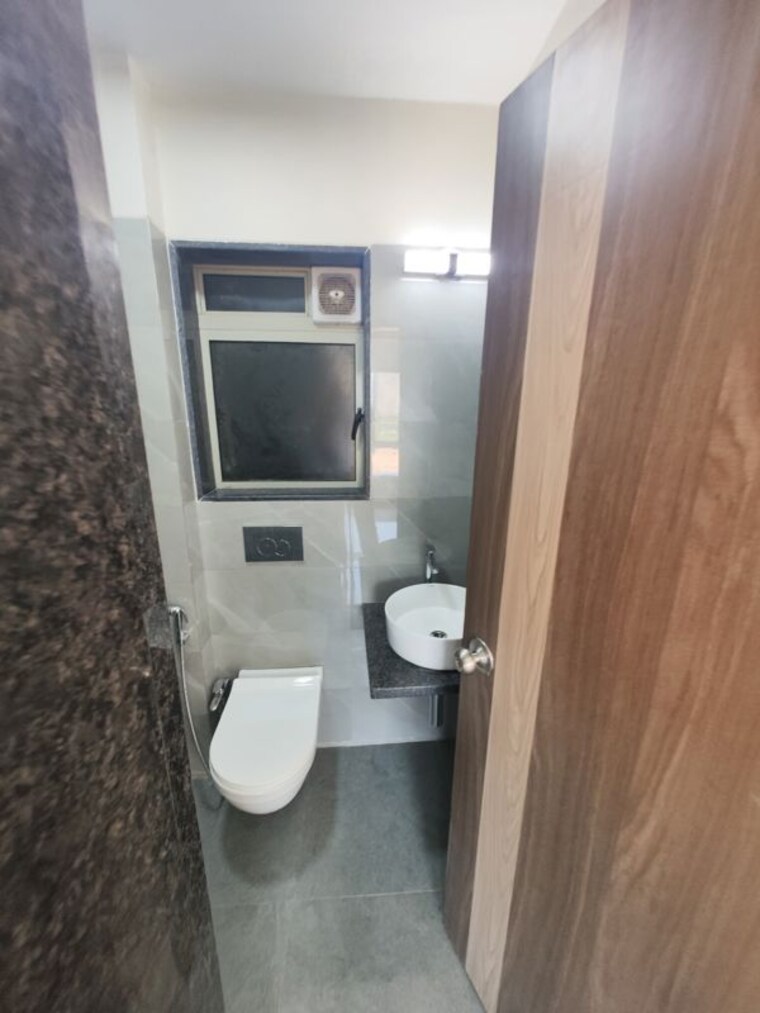 Bathroom, veena-smart-homes 2 Bedroom 525 Sq.Ft. Apartment In Kandivali West Mumbai 10462150
