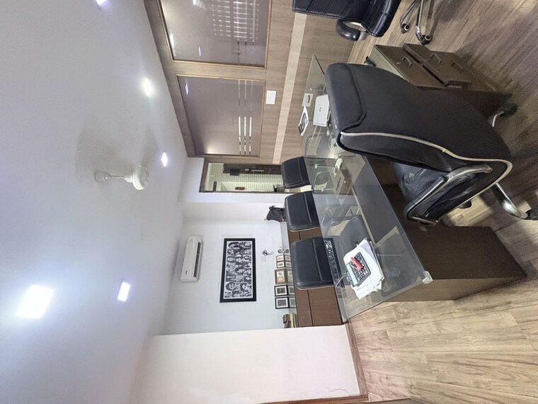 Team Area, netaji subhash place Commercial Office Space 2500 Sq.Ft. In Netaji Subhash Place Delhi 10462153
