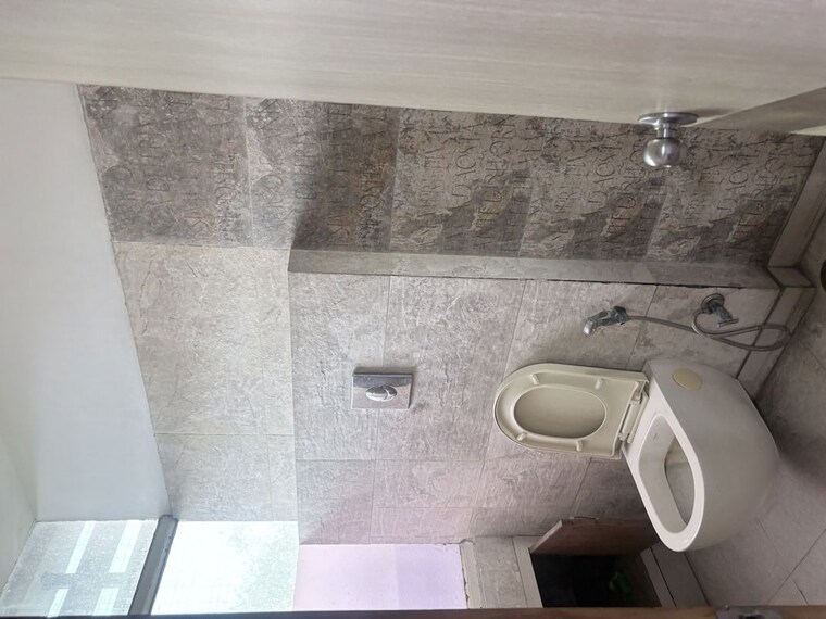 Bathroom, netaji subhash place Commercial Office Space 2500 Sq.Ft. In Netaji Subhash Place Delhi 10462153