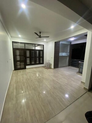 Room in 3 BHK Apartment at Kalpataru Vista, Sector 128 – for Rent