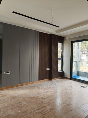Room in 3.5 BHK Apartment at Conscient Heritage Max, Sector 102 – for Rent