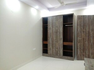 Room in 3 BHK Apartment at BPTP Amstoria Country Floor, Sector 102 – for Rent