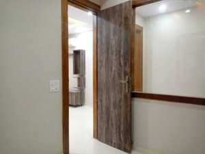 Room in 3 BHK Apartment at BPTP Amstoria Country Floor, Sector 102 – for Rent