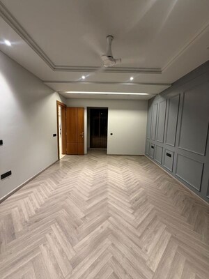 Bedroom in 4 BHK Builder Floor at Sector 23 – for Rent