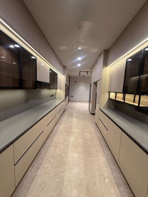 Building Lobby in 4 BHK Builder Floor at Sector 23 – for Rent
