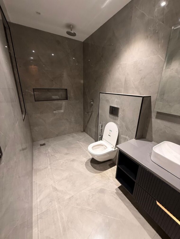 Bathroom, sector 23 4 Bedroom 3200 Sq.Ft. Builder Floor In Sector 23 Gurgaon 10462220