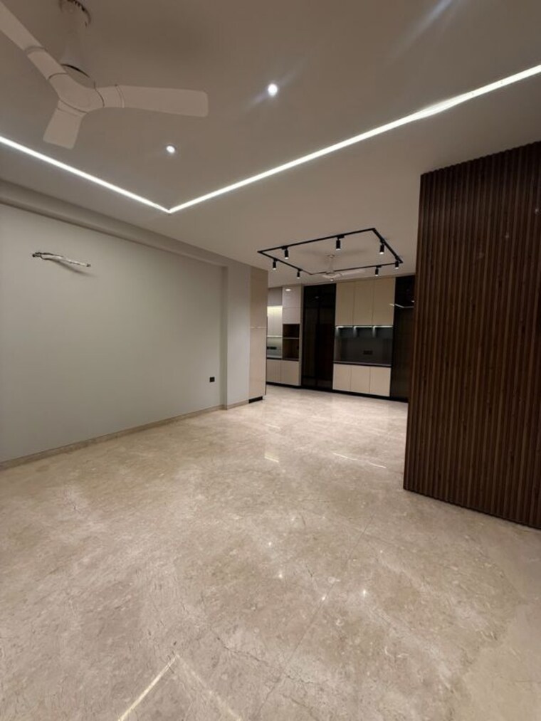 Room, sector 23 4 Bedroom 3200 Sq.Ft. Builder Floor In Sector 23 Gurgaon 10462220