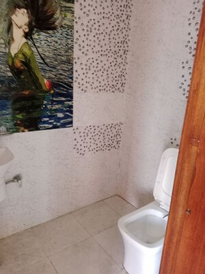 Bathroom in 1.5 BHK Builder Floor at Ansals Sushant City – for Rent