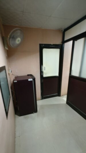 Room in  Office Space at Mansarovar – for Rent