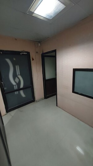 Room in  Office Space at Mansarovar – for Rent