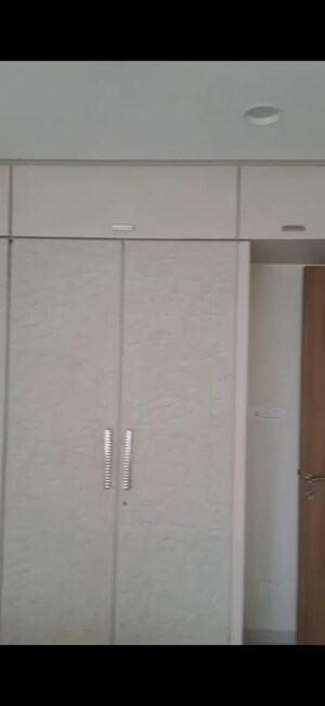 Room in 3 BHK Apartment at Mahindra Eminente, Goregaon West – for Rent