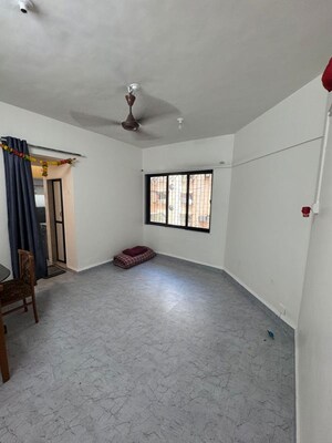 Room in 1 BHK Apartment at Green Field B CHS LTD, Andheri East – for Rent