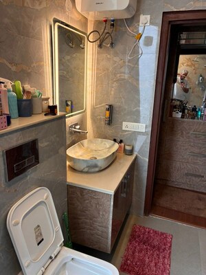 Bathroom in 4 BHK Builder Floor at SS Linden, Sector 84 – for Rent