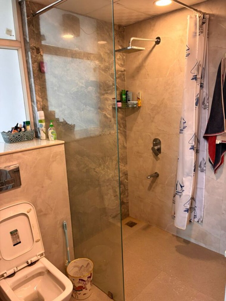 Bathroom, ss-linden 4 Bedroom 2600 Sq.Ft. Builder Floor In Sector 84 Gurgaon 10462299