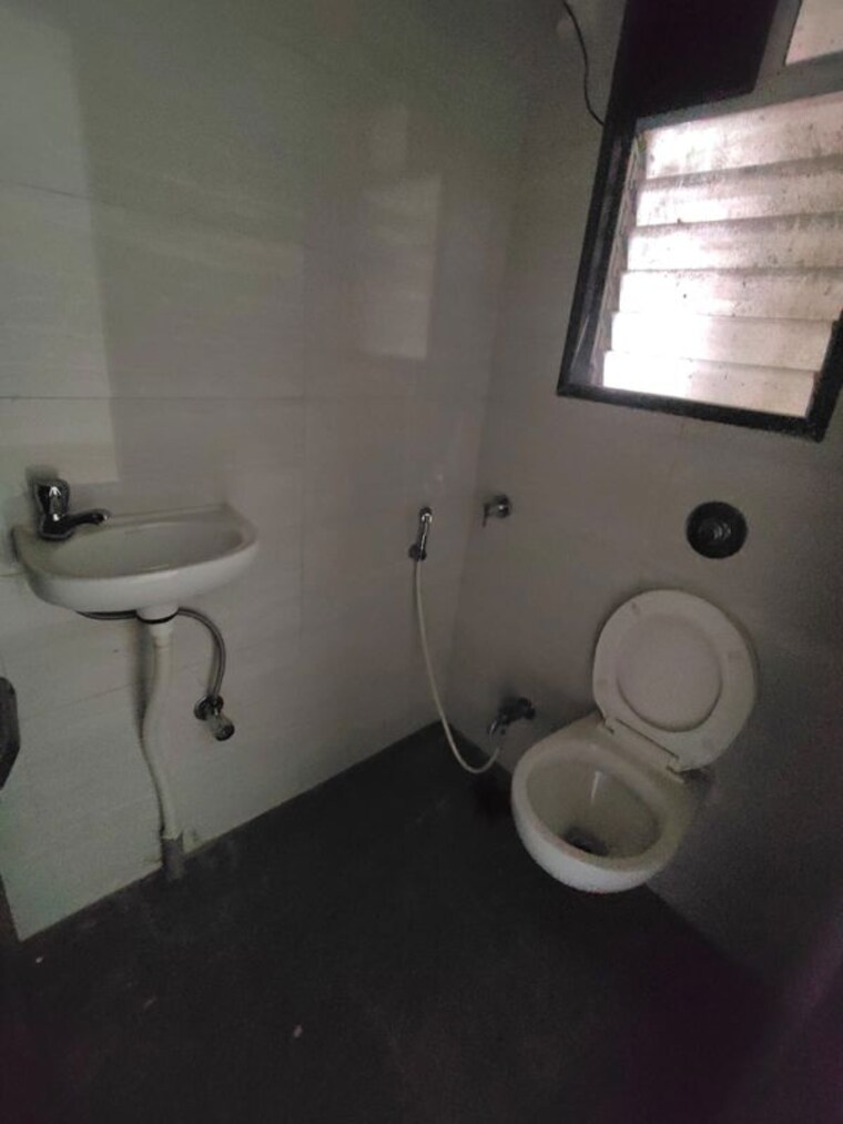 Bathroom, ashok-enclave-malad-west 1 Bedroom 410 Sq.Ft. Apartment In Malad West Mumbai 10462298