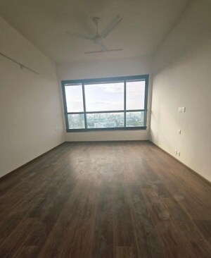Room in 2 BHK Apartment at Prescon Midtown Bay, Mahim West – for Rent