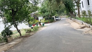 Parking in 6+ BHK Independent House at Palam Vihar – for Sale