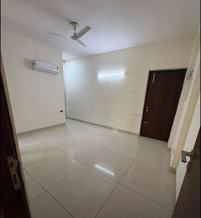 Bedroom, maya-green-lotus-saksham 4 Bedroom 2335 Sq.Ft. Apartment In International Airport Road Zirakpur 10462351