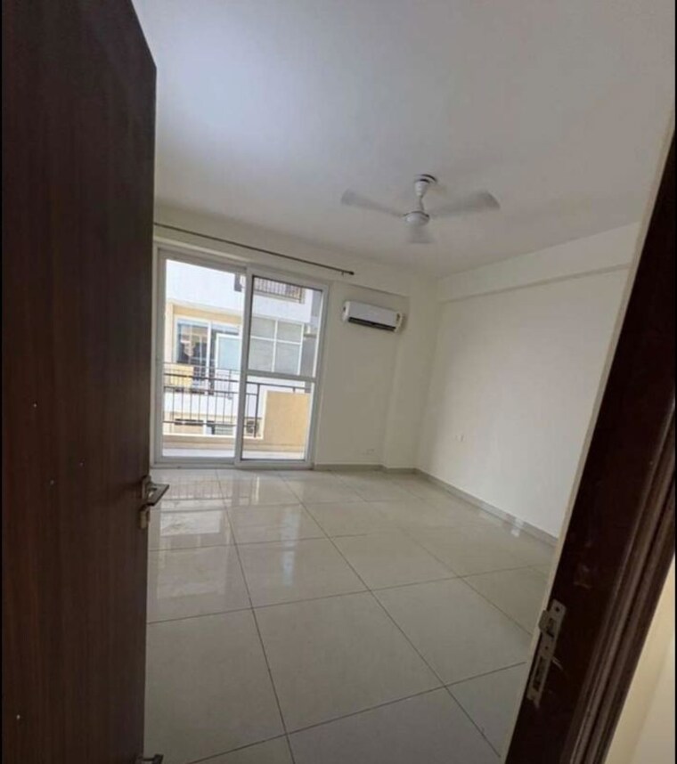 Bedroom, maya-green-lotus-saksham 4 Bedroom 2335 Sq.Ft. Apartment In International Airport Road Zirakpur 10462351