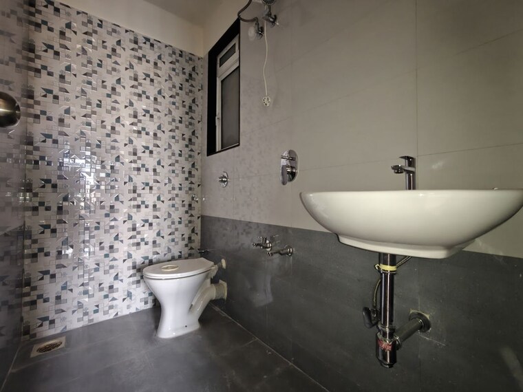 Bathroom, mahavir-kalpavruksha 2 Bedroom 750 Sq.Ft. Apartment In Ghodbunder Road Thane 10460015