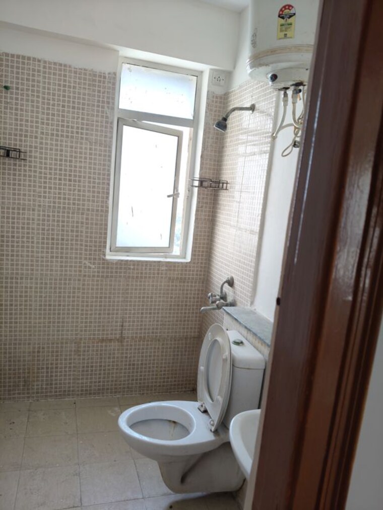 Bathroom, jaypee-kensington-park-apartments 2 Bedroom 1150 Sq.Ft. Apartment In Sector 133 Noida 10462366