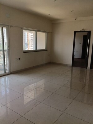 Room in 2 BHK Apartment at Puravankara Silversands, Mundhwa – for Rent