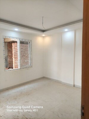 Room in 4 BHK Builder Floor at Sector 107 – for Sale
