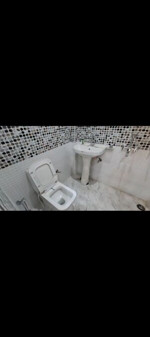 Bedroom in 3 BHK Independent House at Gomti Nagar – for Rent