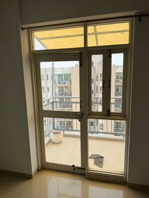 Room in 2 BHK Apartment at Adani Aangan, Sector 89a – for Rent