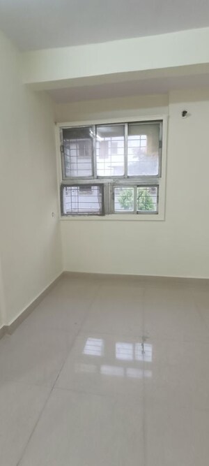 Room in 2 BHK Apartment at Kopar Khairane – for Rent